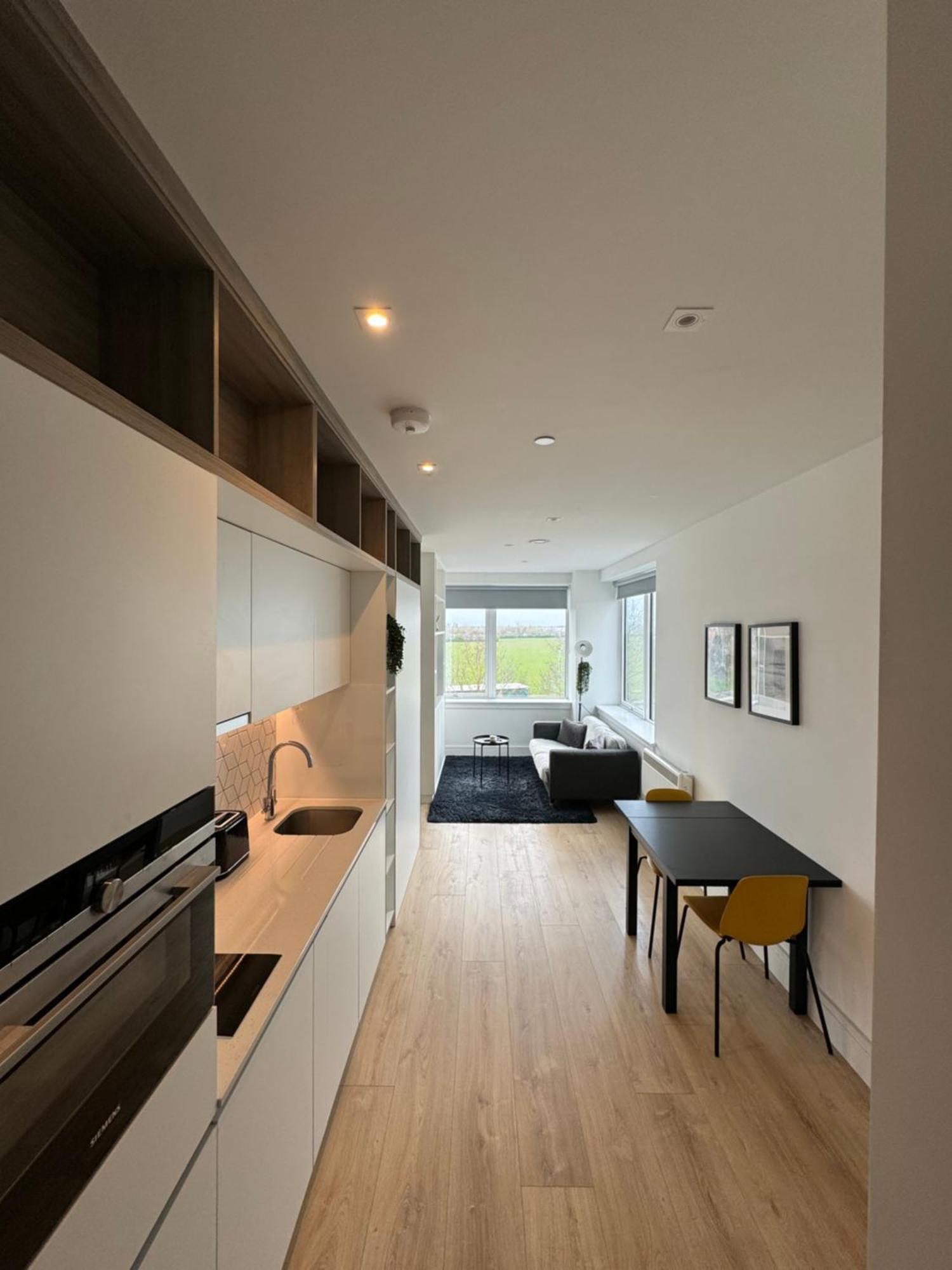 London Luxxe Suites & Apartments - London Heathrow Airport, Terminal 1 2 3 4 5 Hillingdon Exterior photo